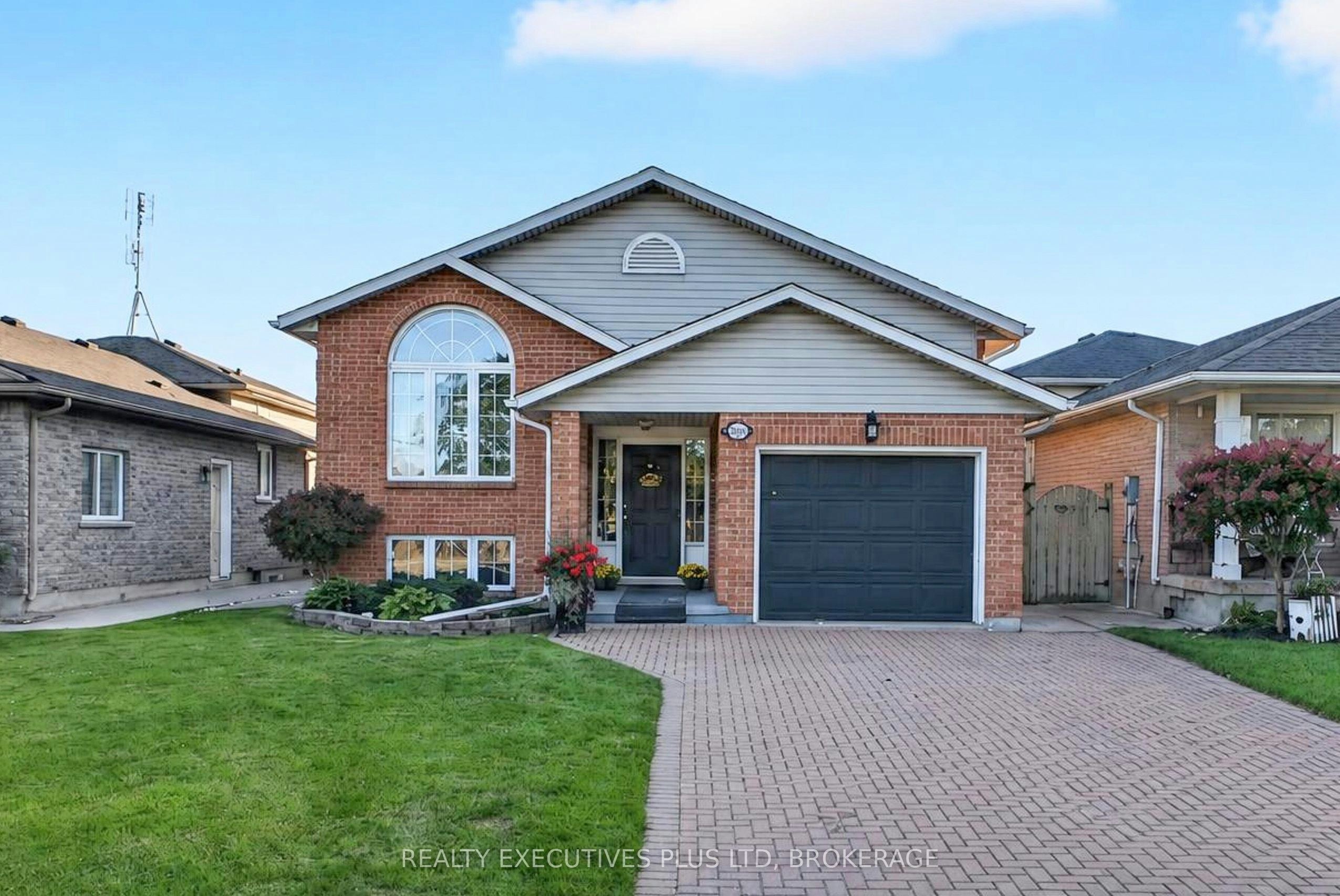 7802 Sabine Drive, Niagara Falls, ON, L2H 3E4