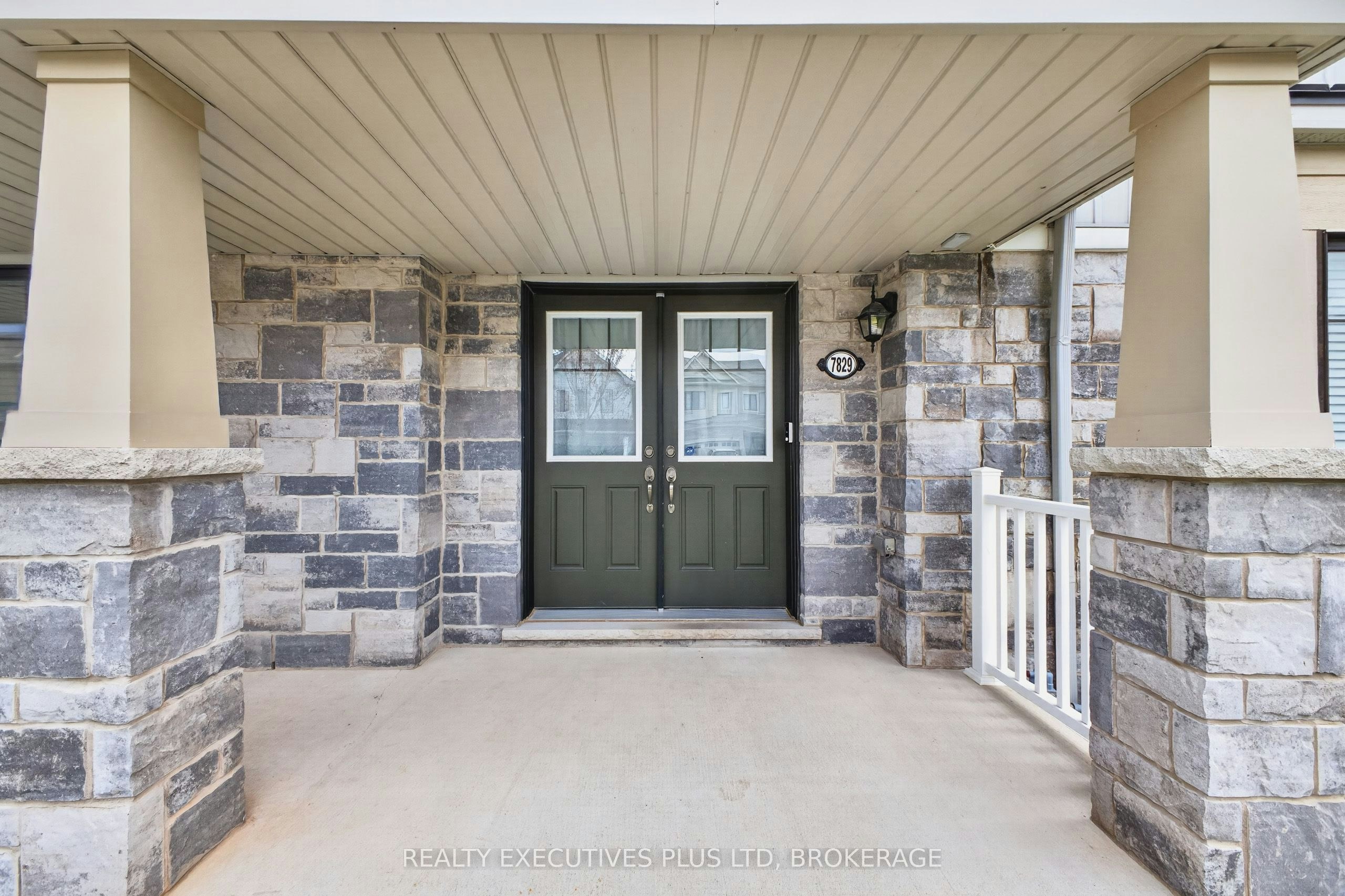 7829 Buckeye Crescent, Niagara Falls, ON, L2H 0P1 - 4