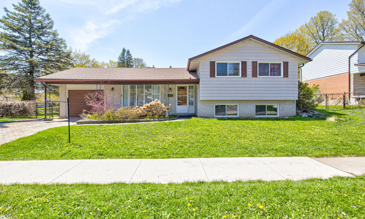 557 Glen Manor Boulevard