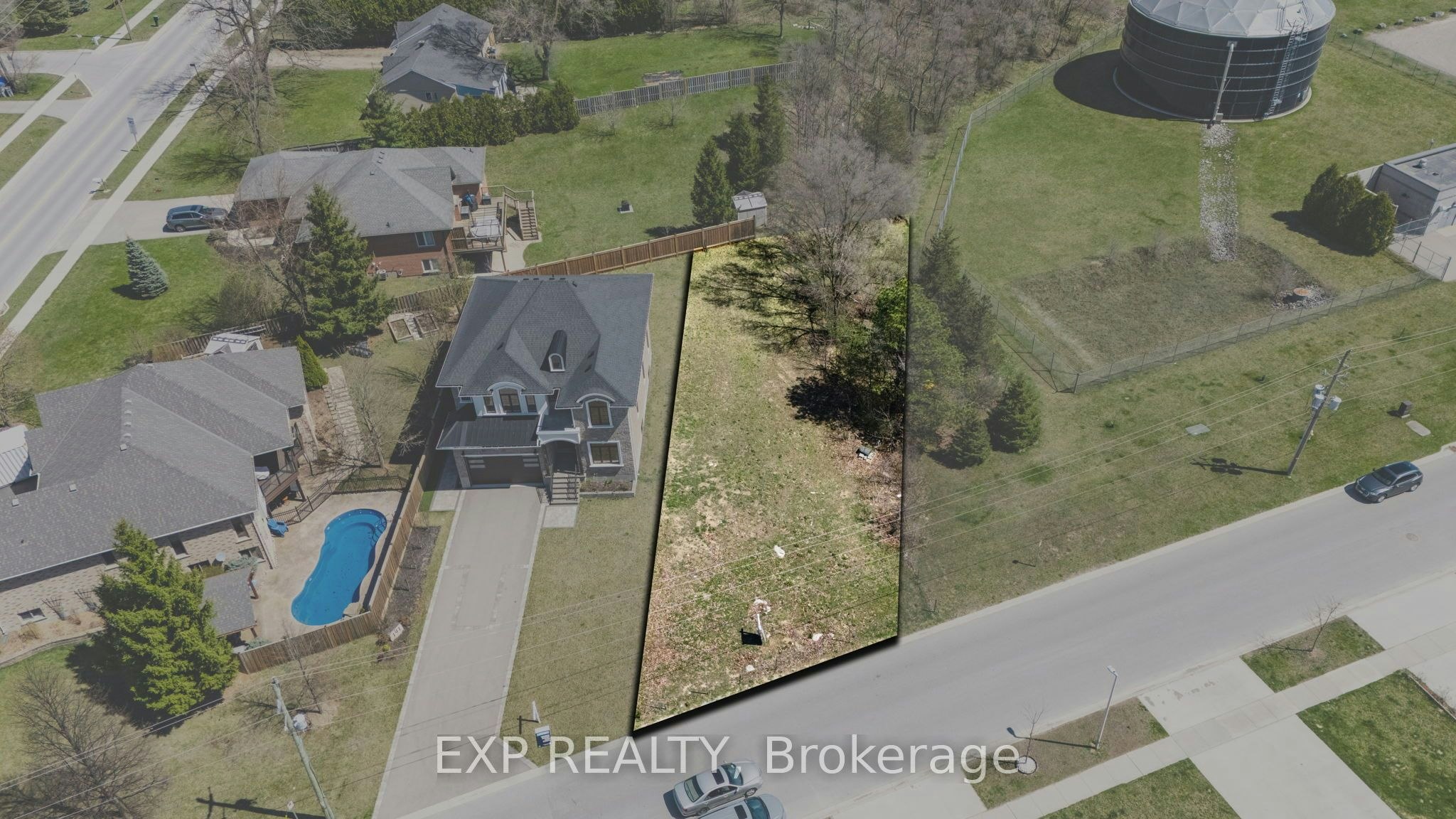 187 Queen Street, Komoka, ON, N0L 1R0