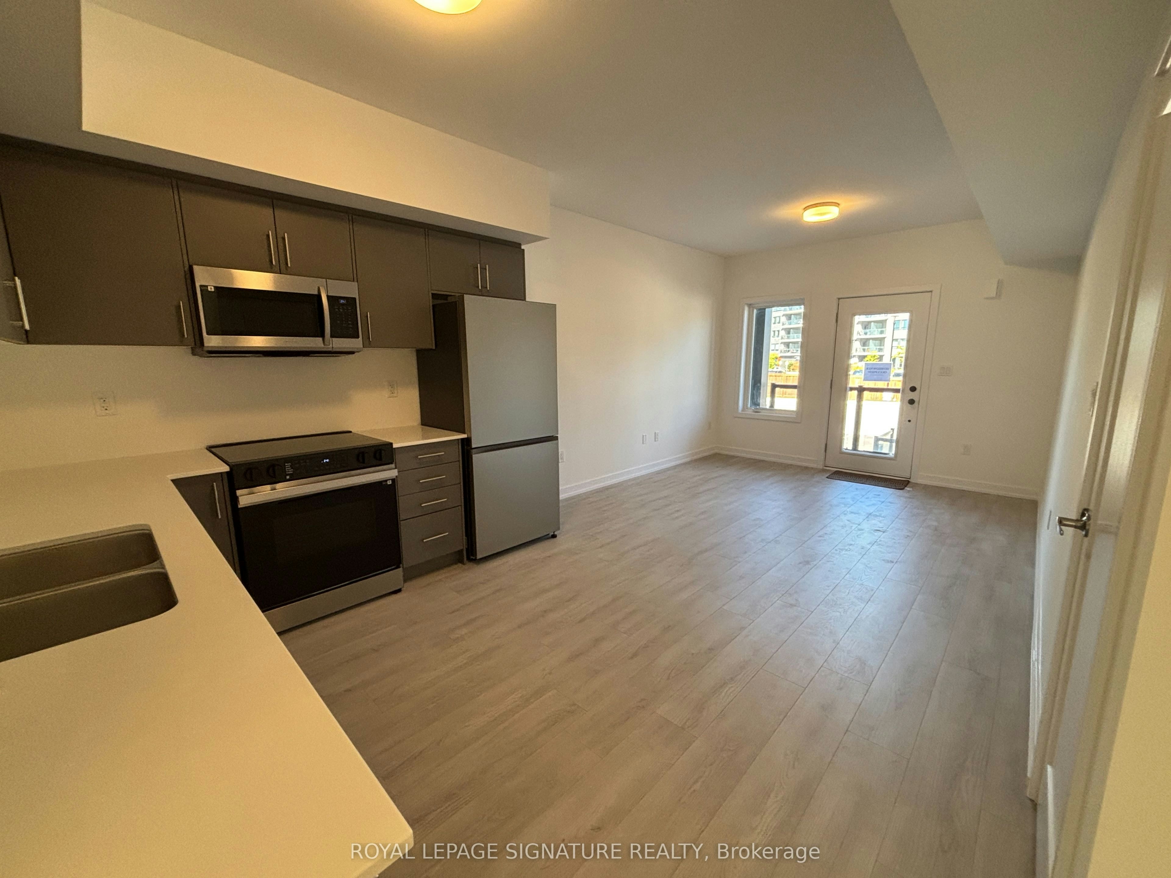 28-42 Lowes Road W, Guelph, ON, N1G 4X2 - 2