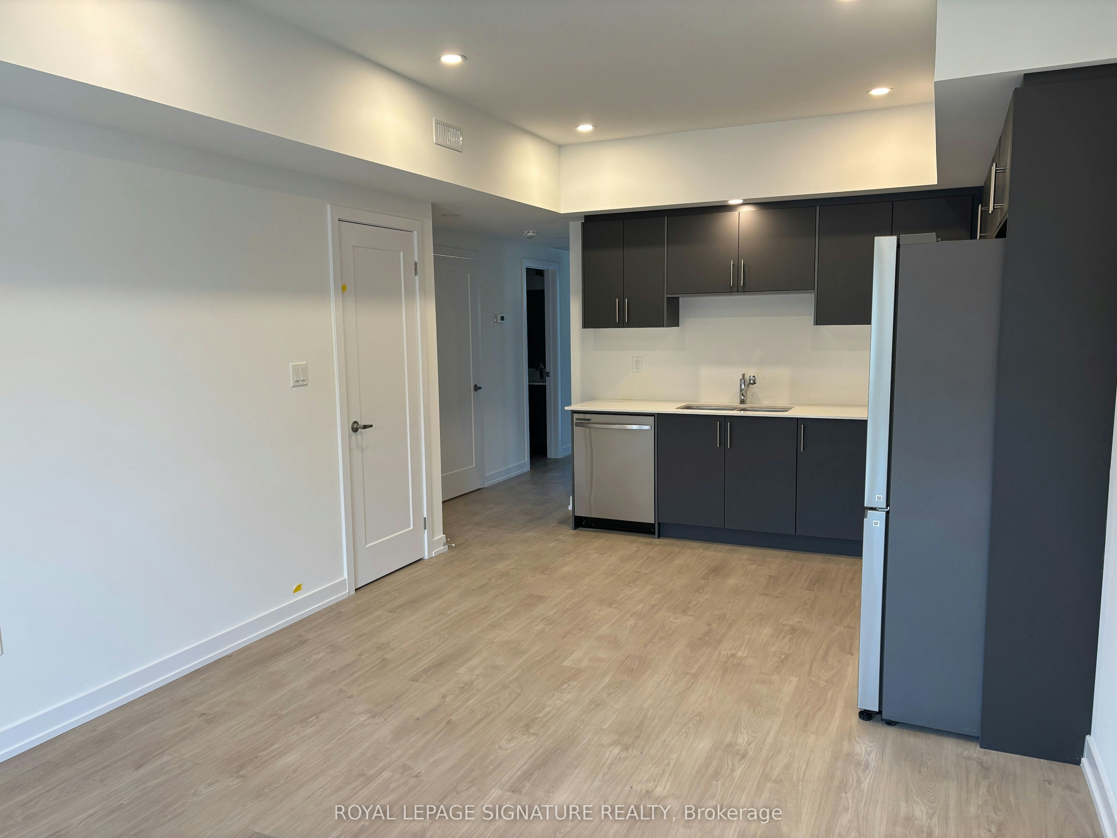 20-42 Lowes Road W, Guelph, ON, N1G 4X2 - 8