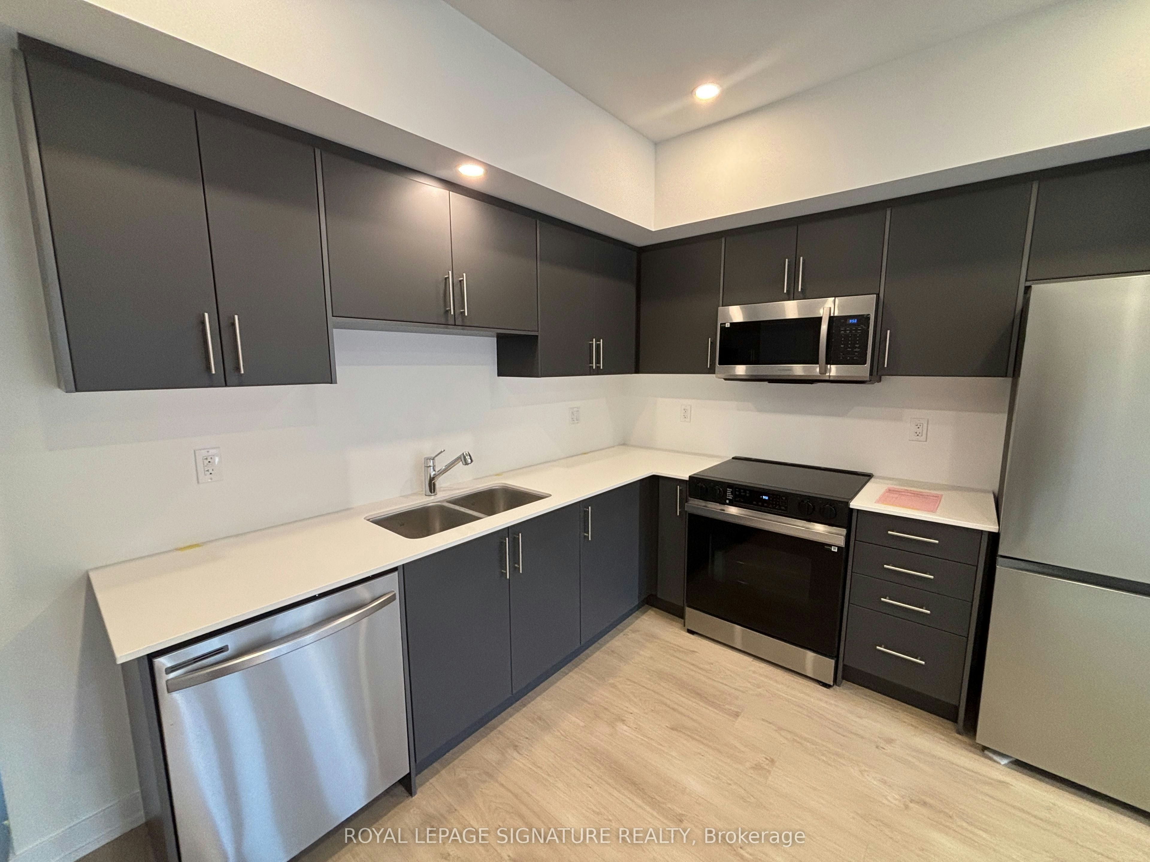 20-42 Lowes Road W, Guelph, ON, N1G 4X2 - 4