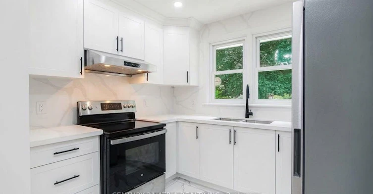 Upper-26 Magee Street, London, ON, N5W 1C6