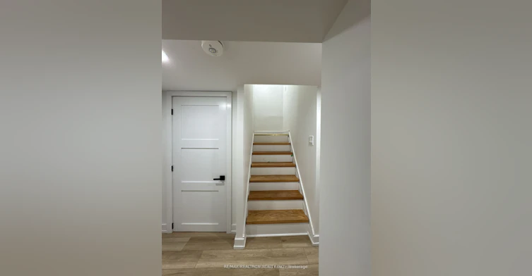 293 East 17th Street, Hamilton, ON, L9A 4M6 - 3