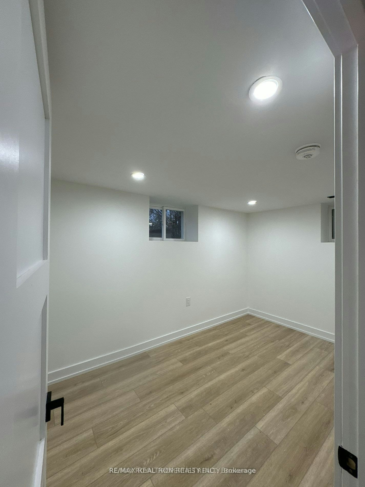 293 East 17th Street, Hamilton, ON, L9A 4M6 - 6