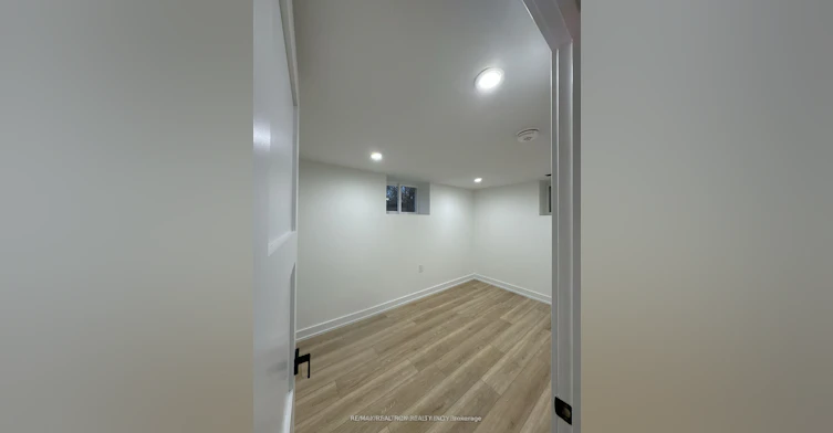 293 East 17th Street, Hamilton, ON, L9A 4M6 - 6