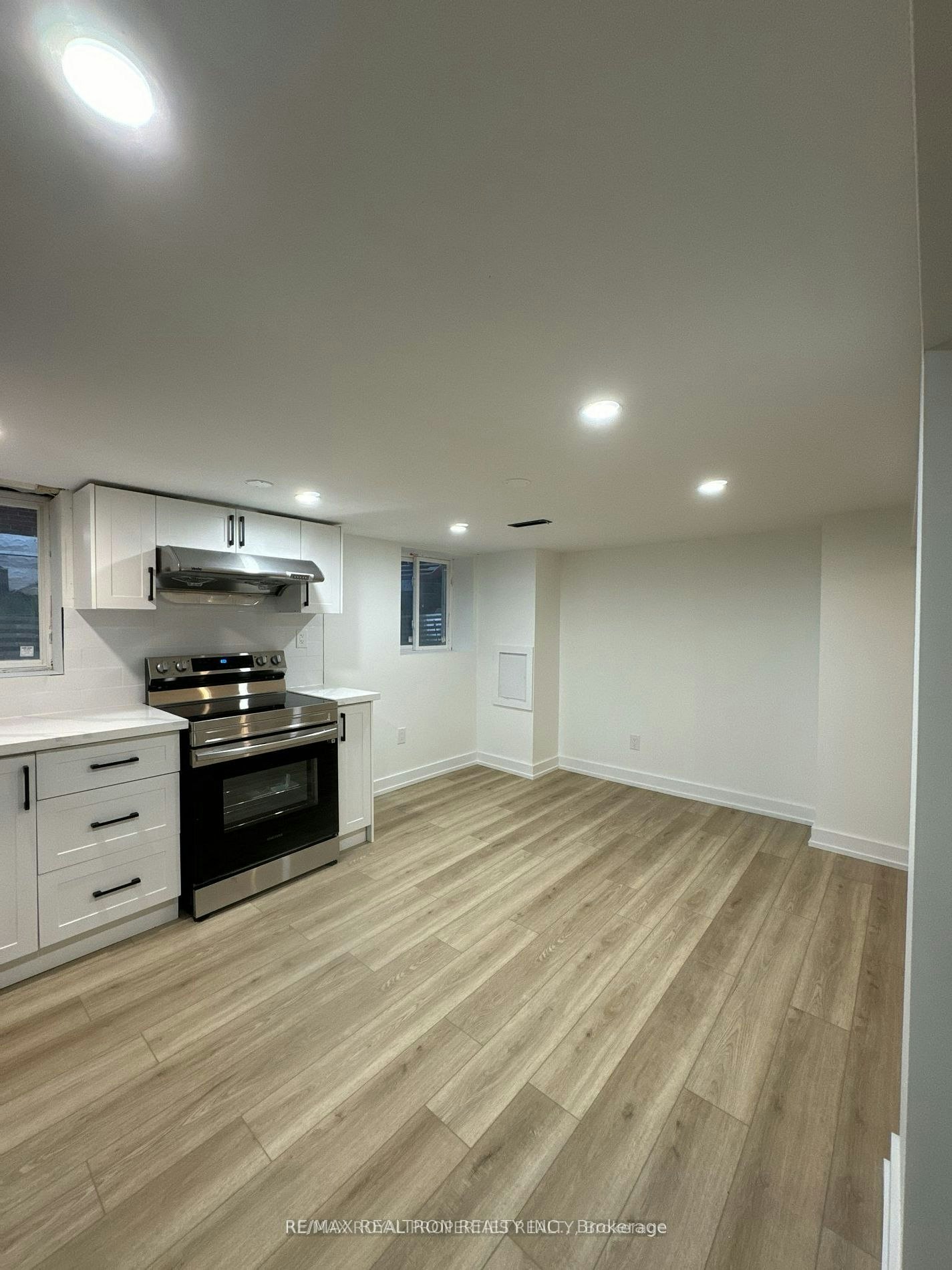 293 East 17th Street, Hamilton, ON, L9A 4M6