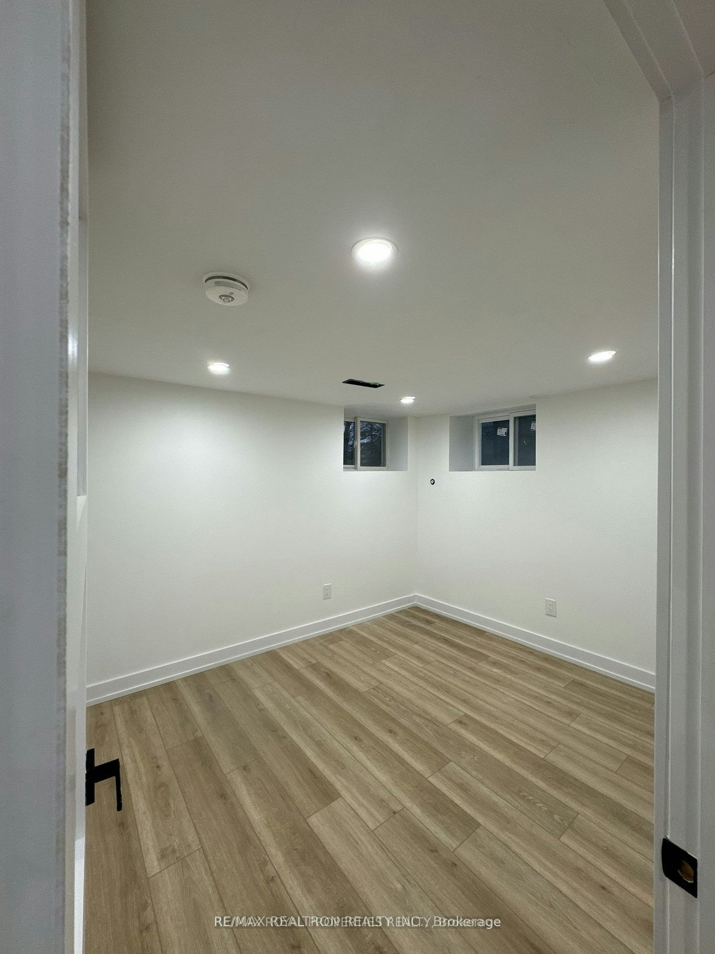 293 East 17th Street, Hamilton, ON, L9A 4M6 - 5