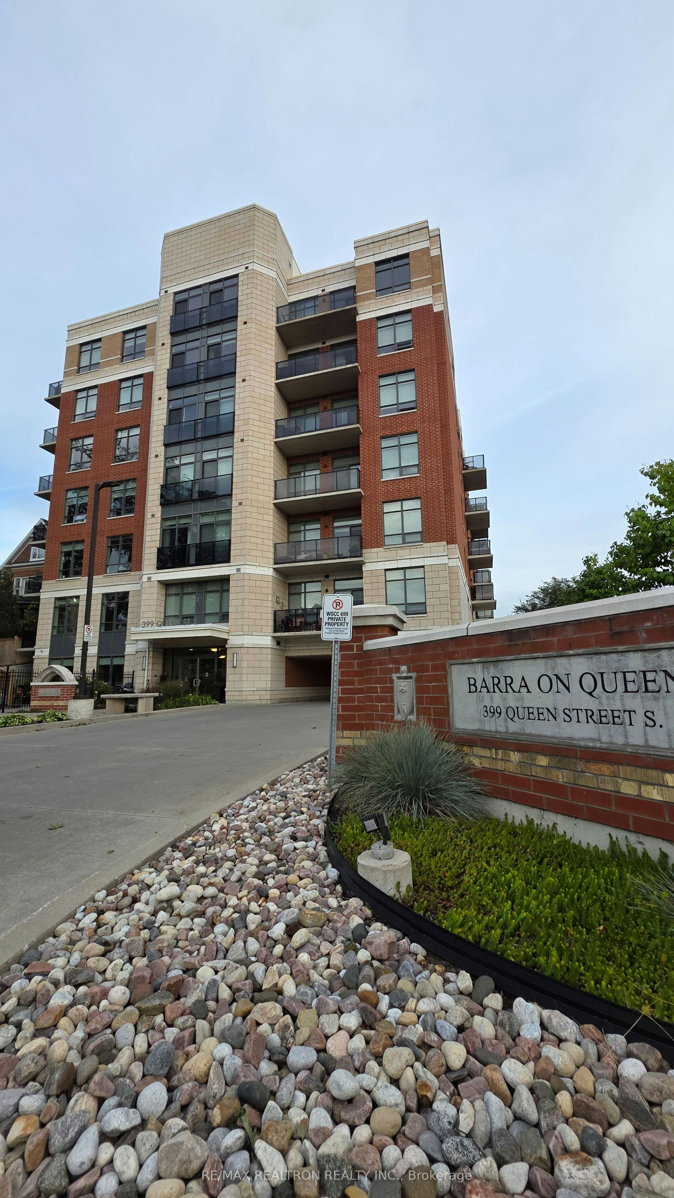 302-399 Queen Street S, Kitchener, ON, N2G 0C4 - 2