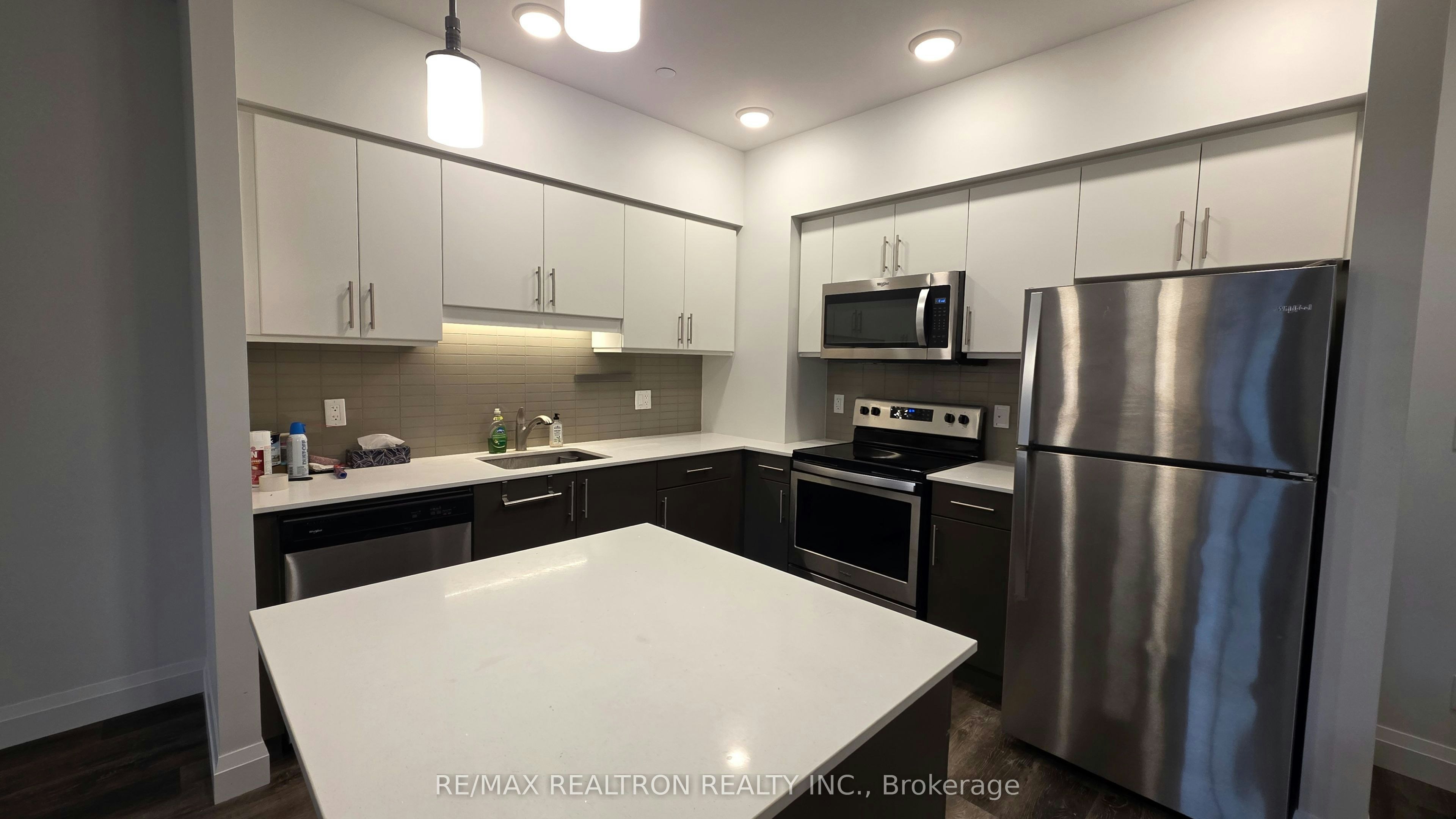 302-399 Queen Street S, Kitchener, ON, N2G 0C4 - 4