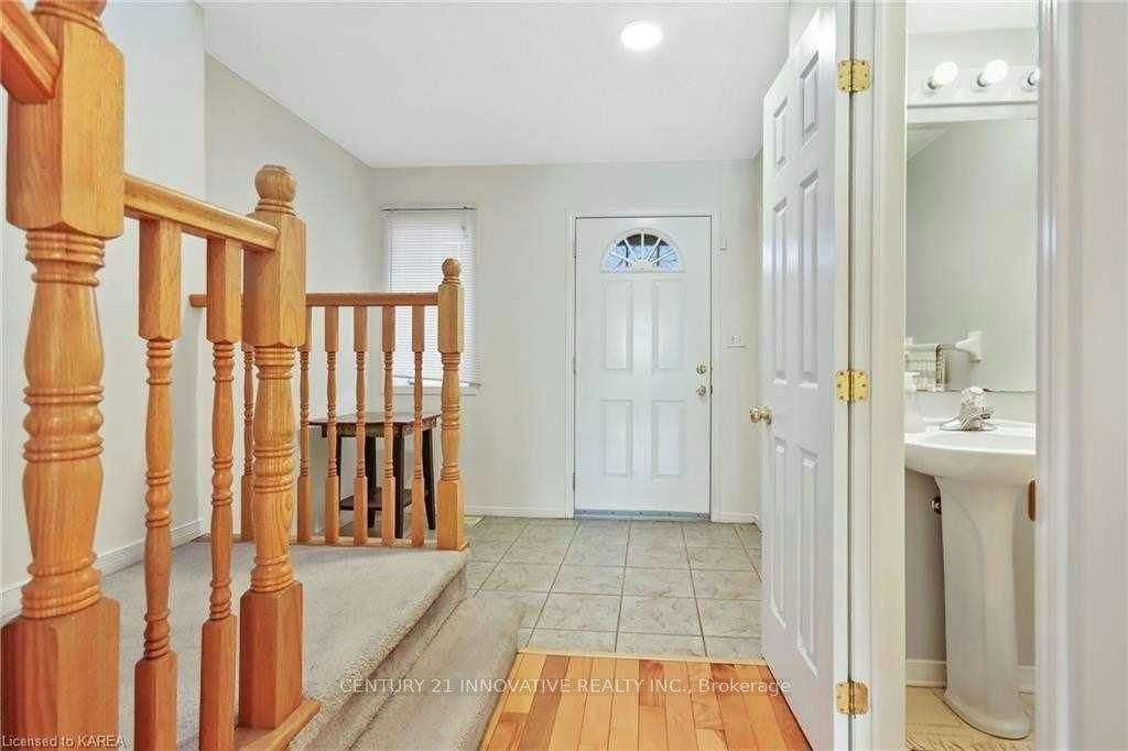 458 Freeman Crescent E, Kingston, ON, K7K 7C8 - 3
