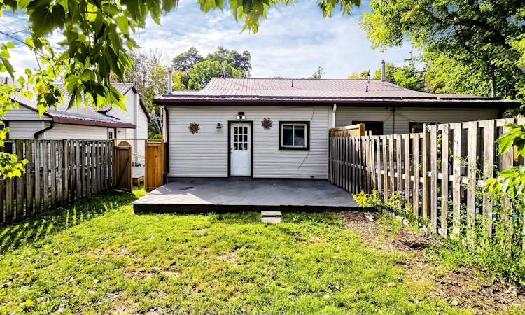 185 Parkhill Road W