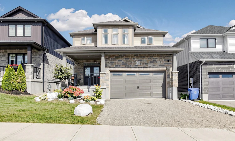 5 Grundy Crescent
