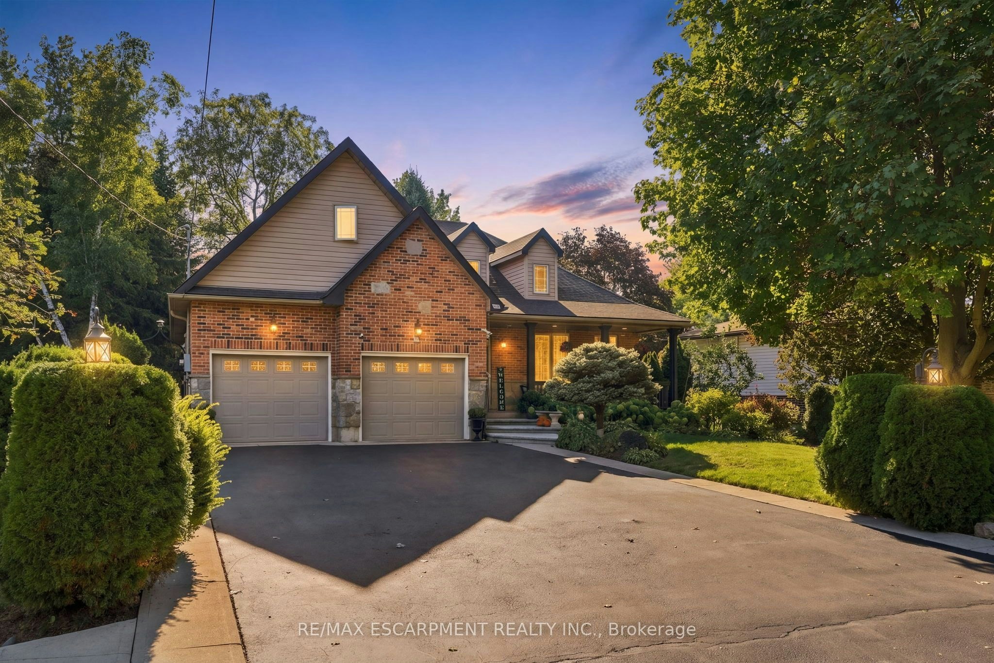 4 Summit Drive, Hamilton, ON, L8B 0E4