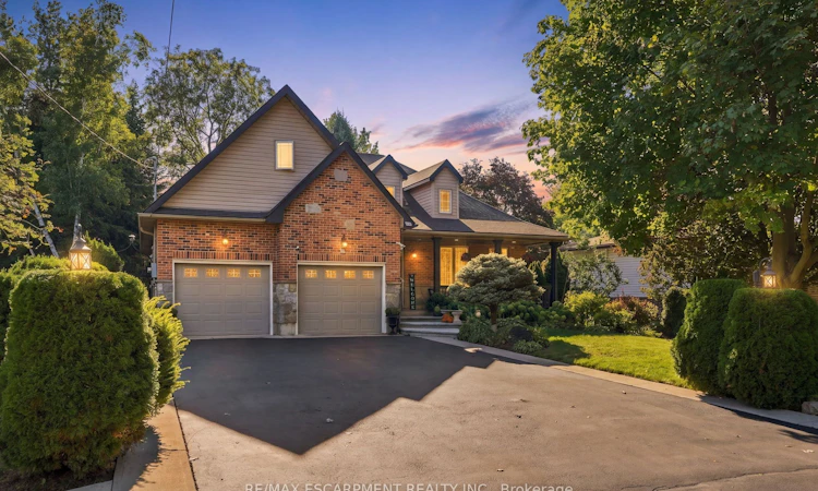 4 Summit Drive