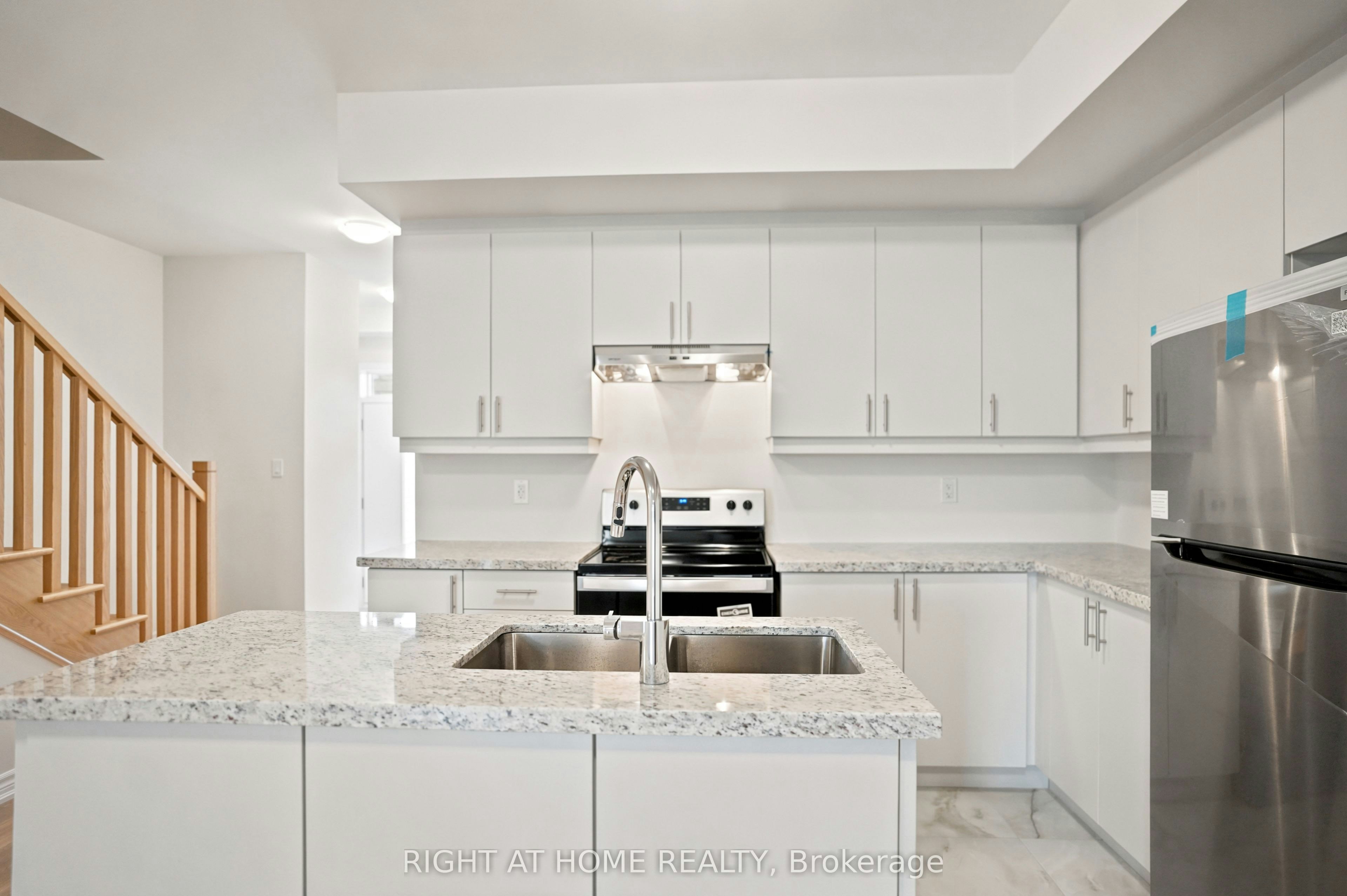 1128 Periwinkle Crescent, Woodstock, ON, N4T 0R5 - 10
