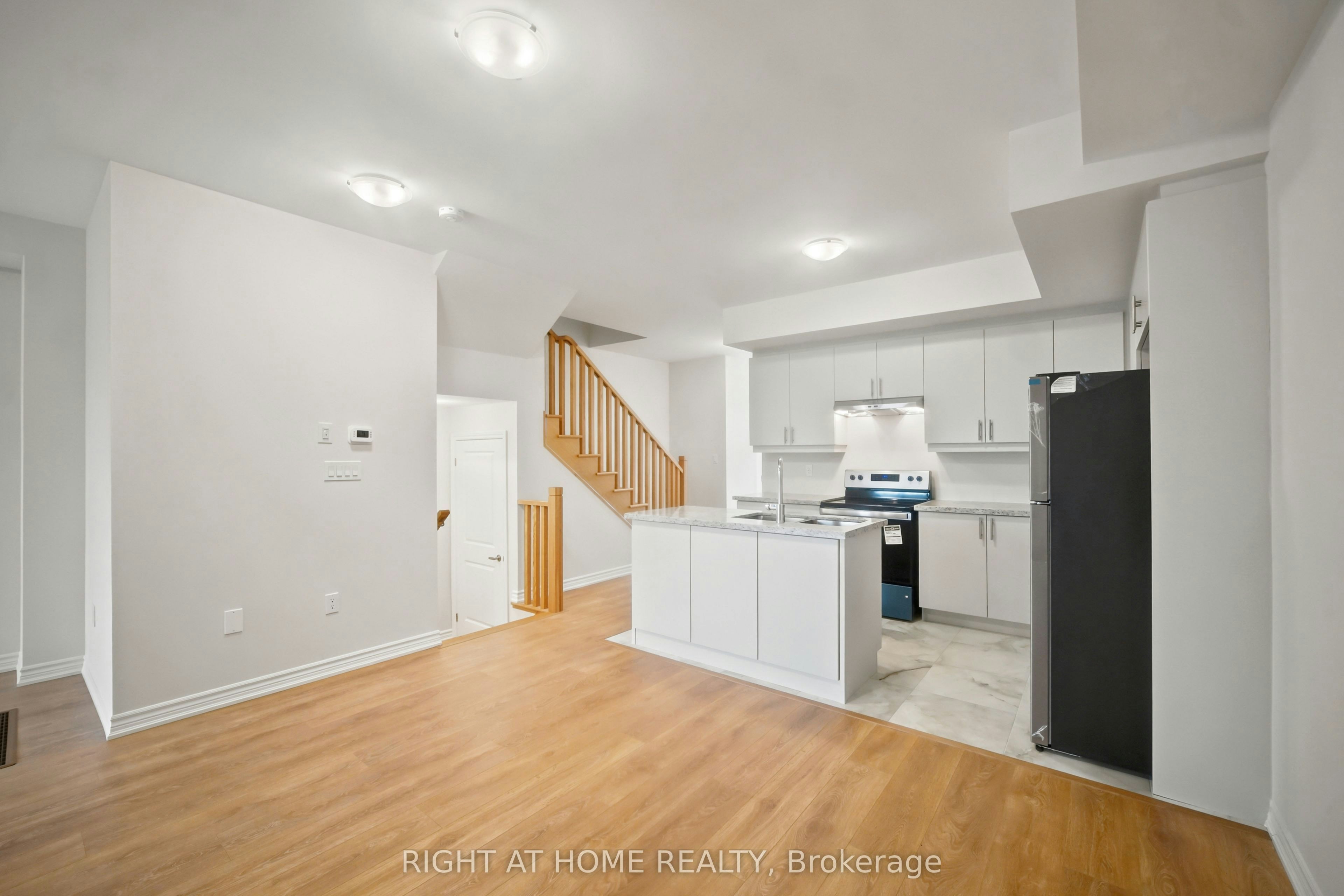 1128 Periwinkle Crescent, Woodstock, ON, N4T 0R5 - 12