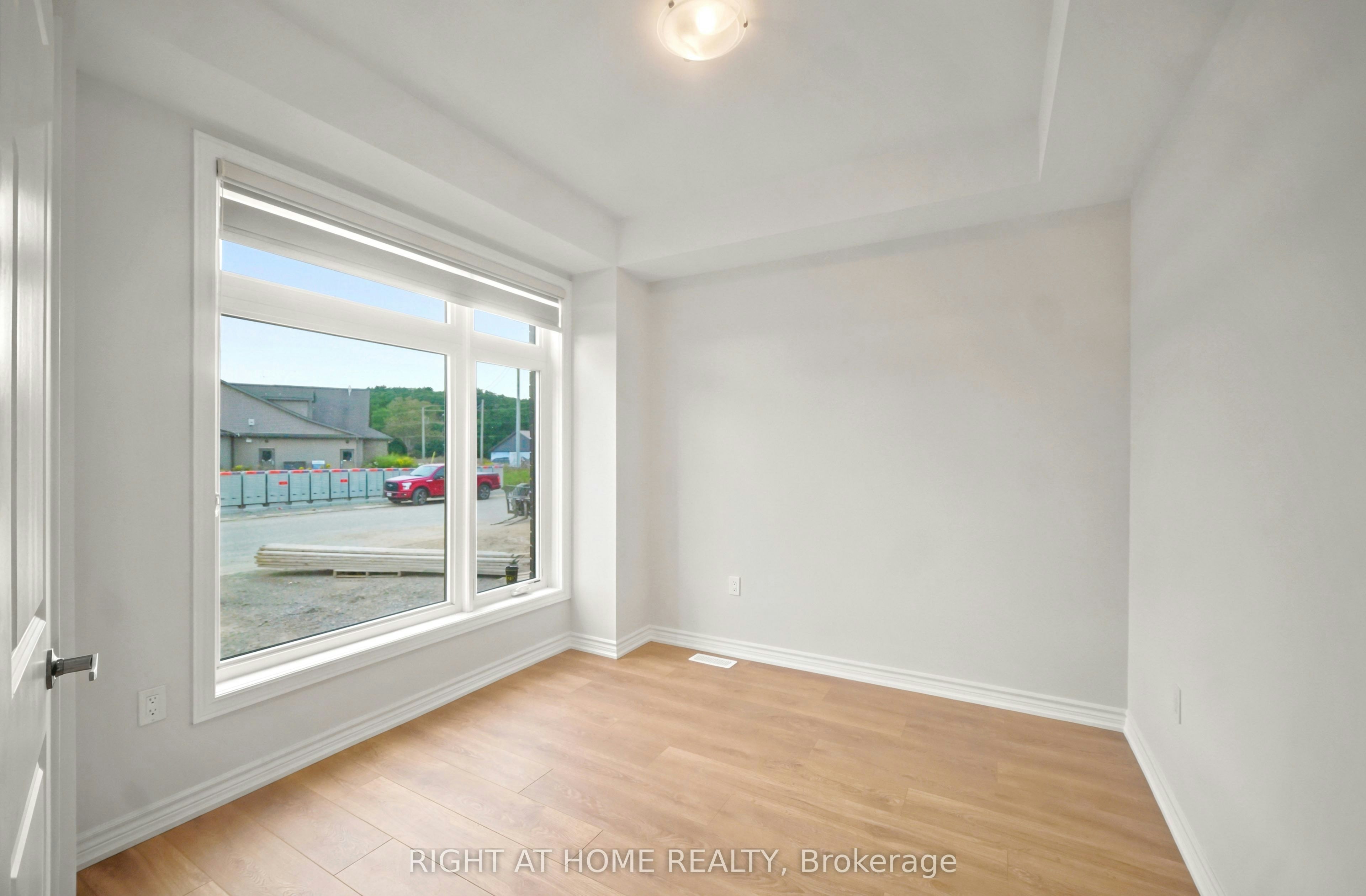 1128 Periwinkle Crescent, Woodstock, ON, N4T 0R5 - 4