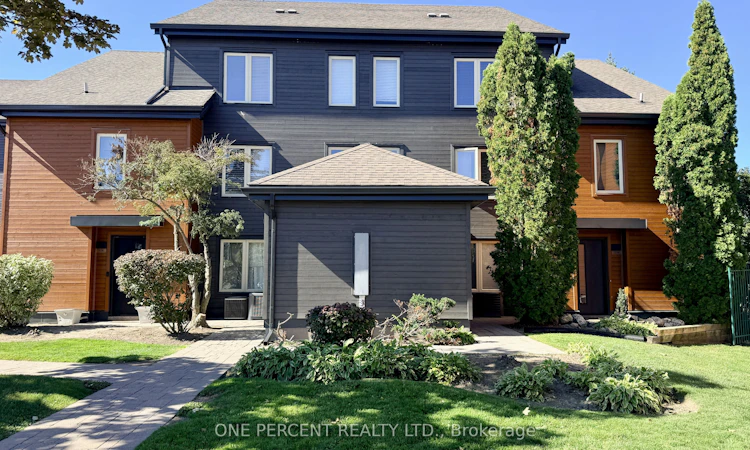 210-110 Fairway Crescent