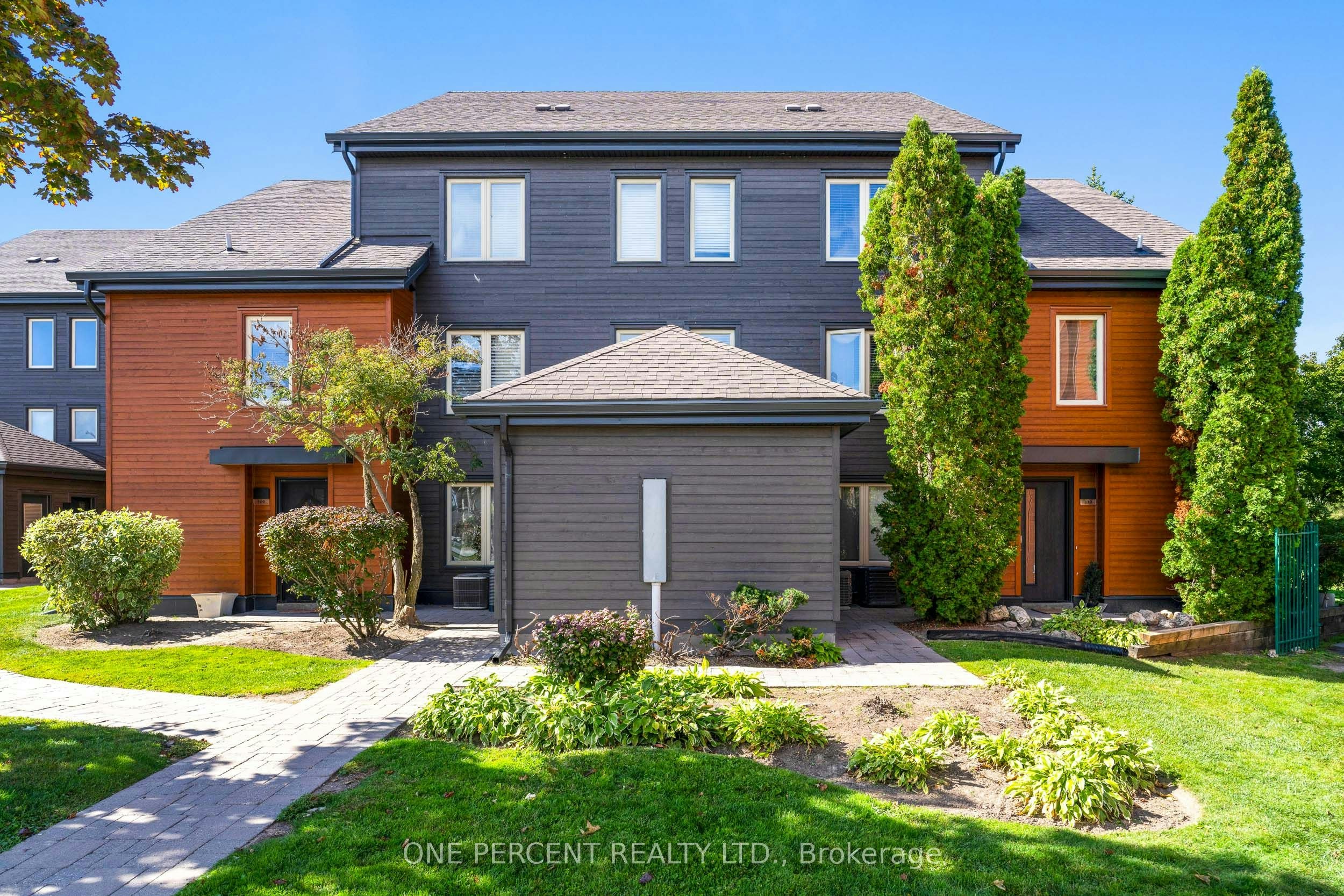 210-110 Fairway Court, Blue Mountains, ON, L9Y 0P8