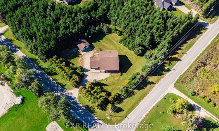 625421 15 Side Road