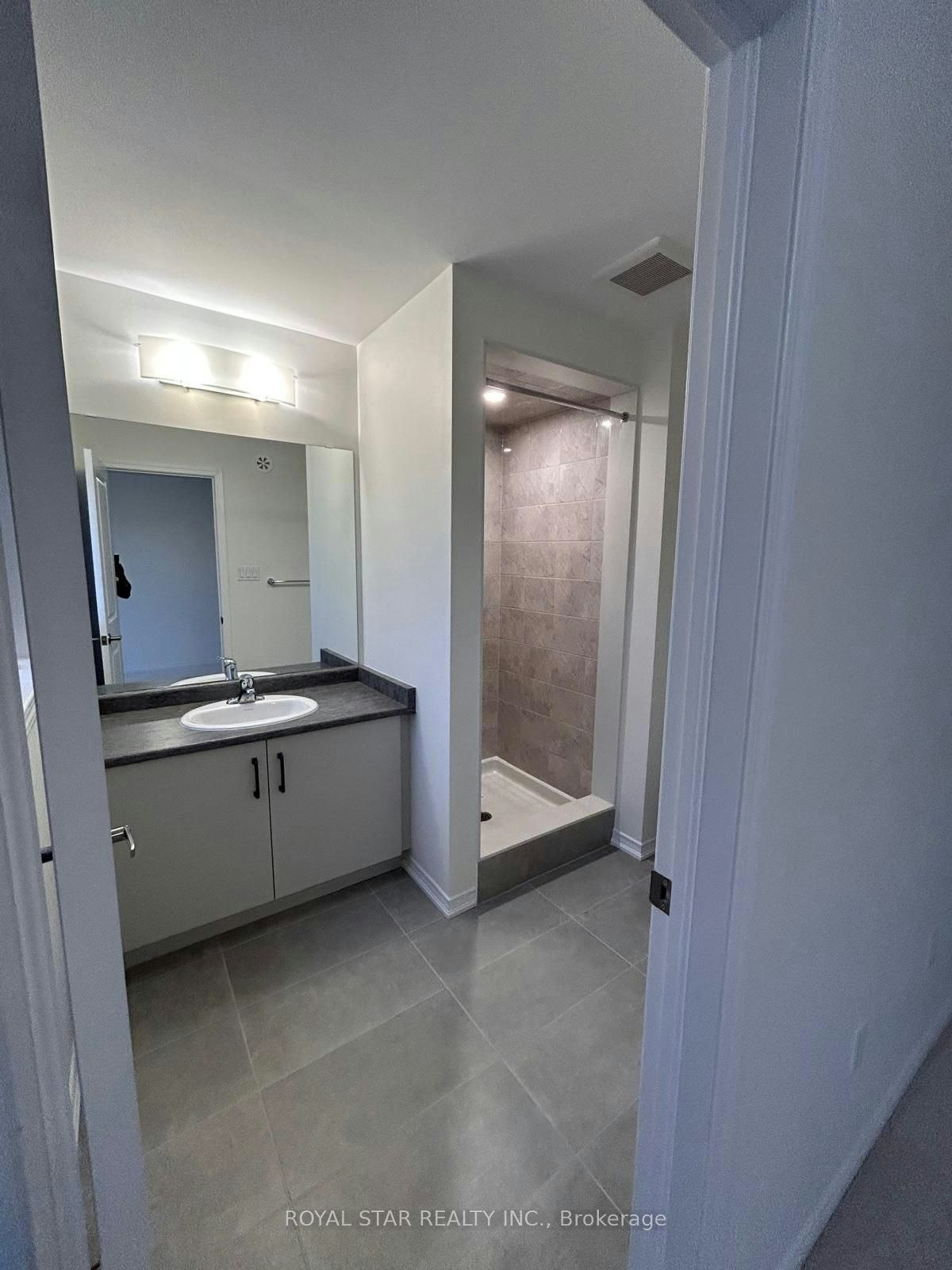 8 Baskett Street, Brantford, ON, N3T 5L5 - 30