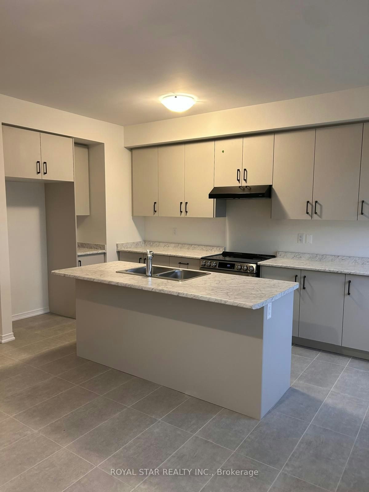 8 Baskett Street, Brantford, ON, N3T 5L5 - 7