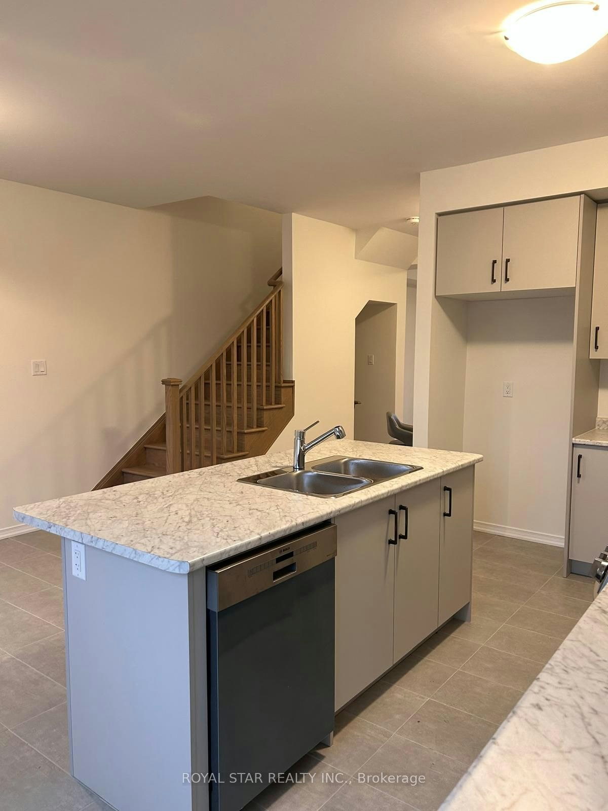 8 Baskett Street, Brantford, ON, N3T 5L5 - 8