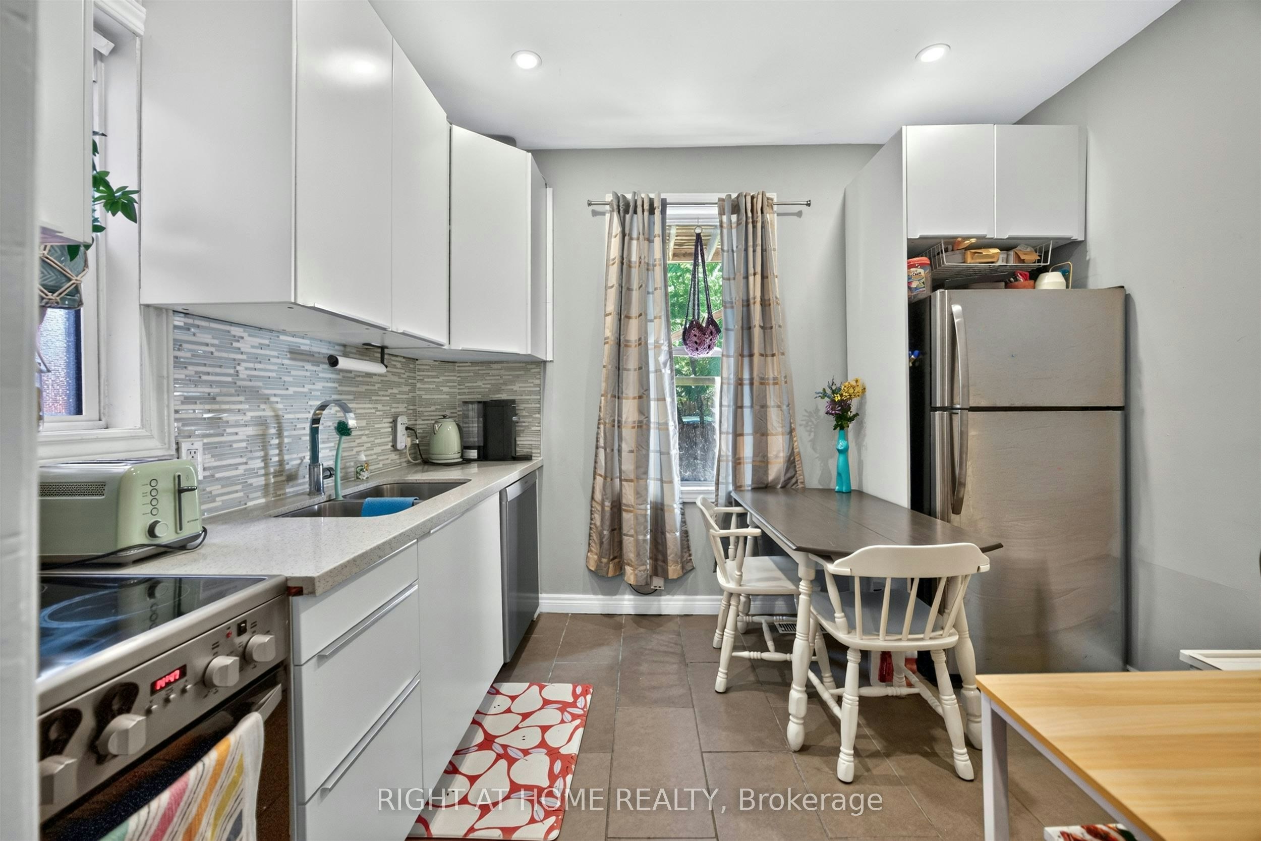 1-24 Locke Street S, Hamilton, ON, L8P 3Z8 - 13