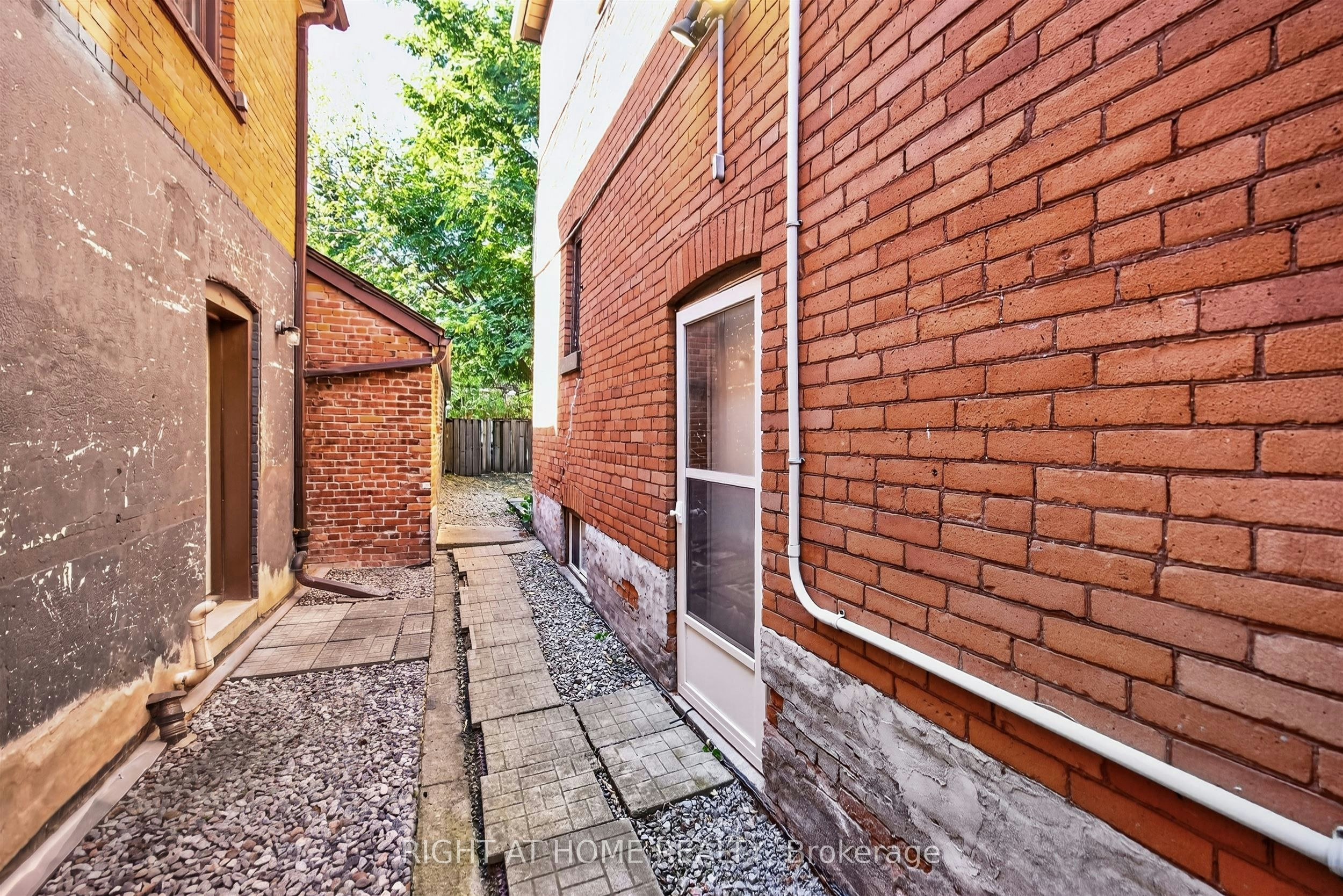 1-24 Locke Street S, Hamilton, ON, L8P 3Z8 - 23
