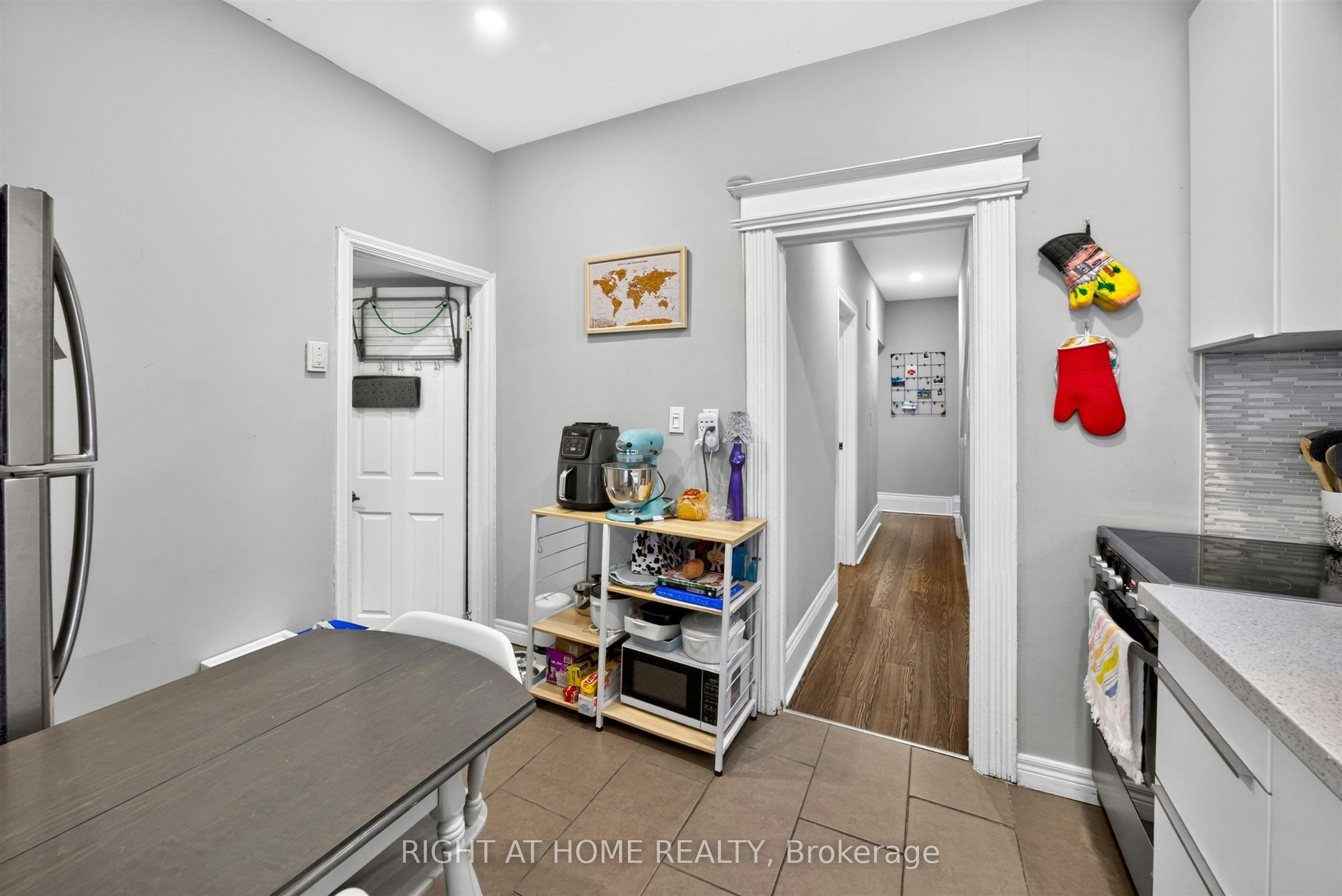 1-24 Locke Street S, Hamilton, ON, L8P 3Z8 - 12