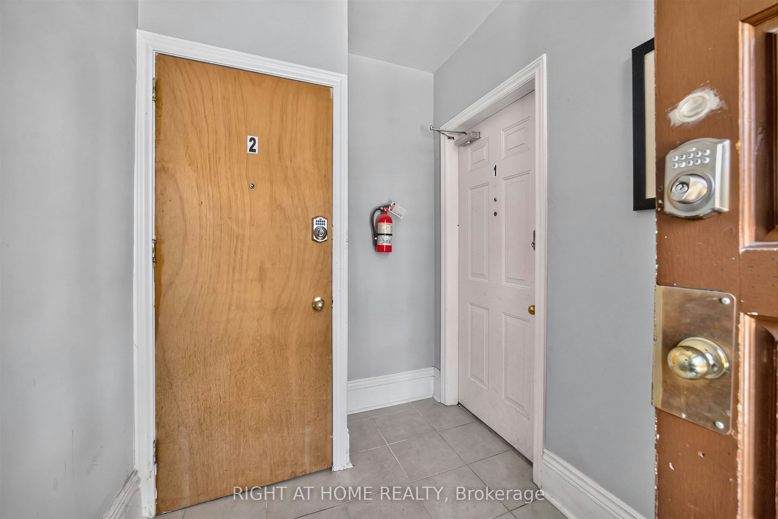 1-24 Locke Street S, Hamilton, ON, L8P 3Z8 - 4