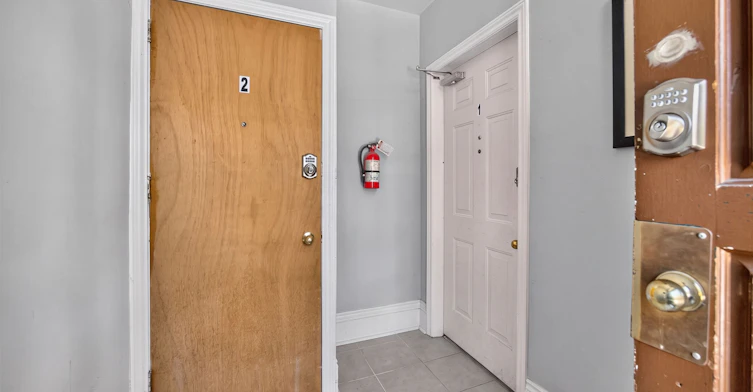 1-24 Locke Street S, Hamilton, ON, L8P 3Z8 - 4
