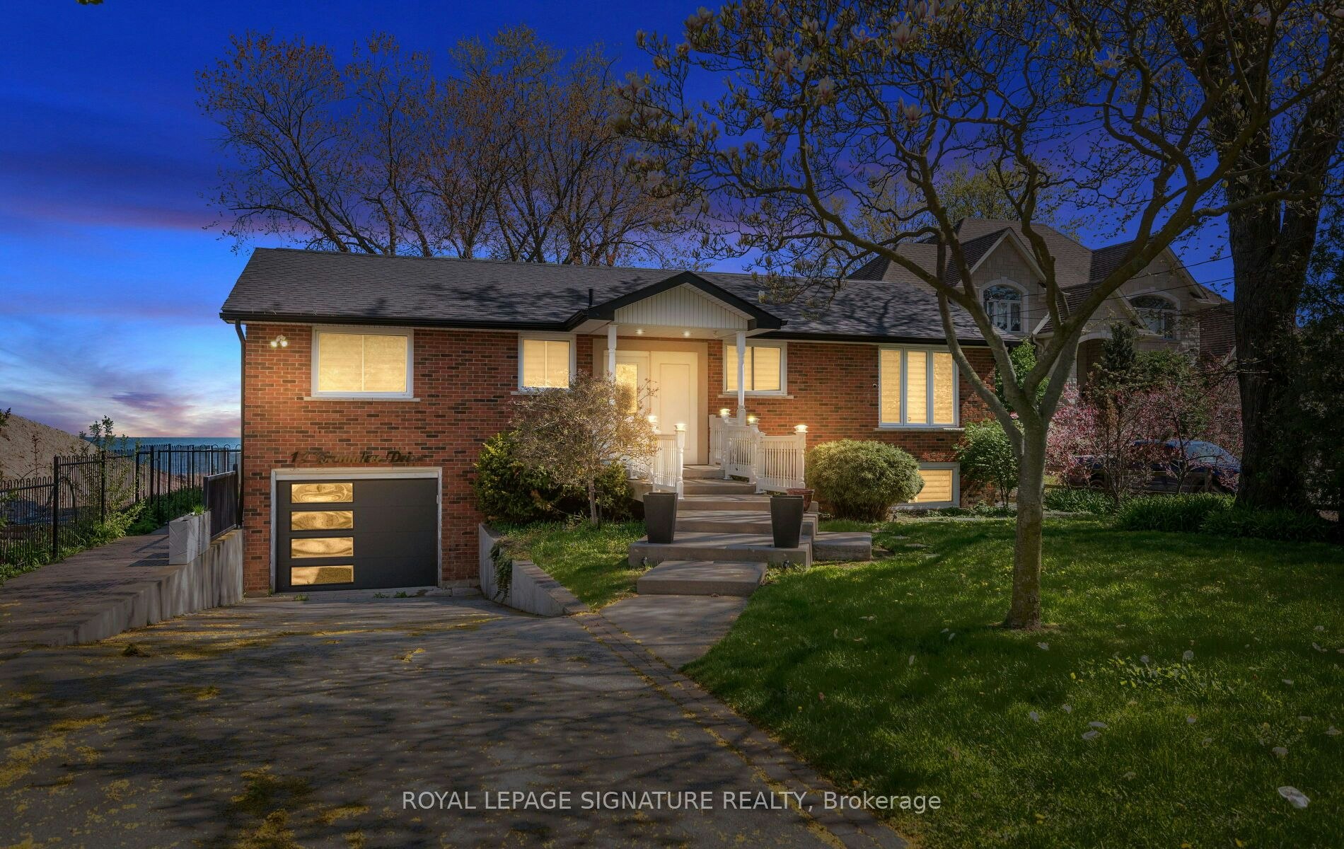 17 Wendakee Drive, Hamilton, ON, L8E 5T3