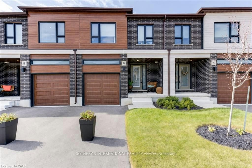 8B-18 Oak Forest Common, Cambridge, ON, N1S 0G3