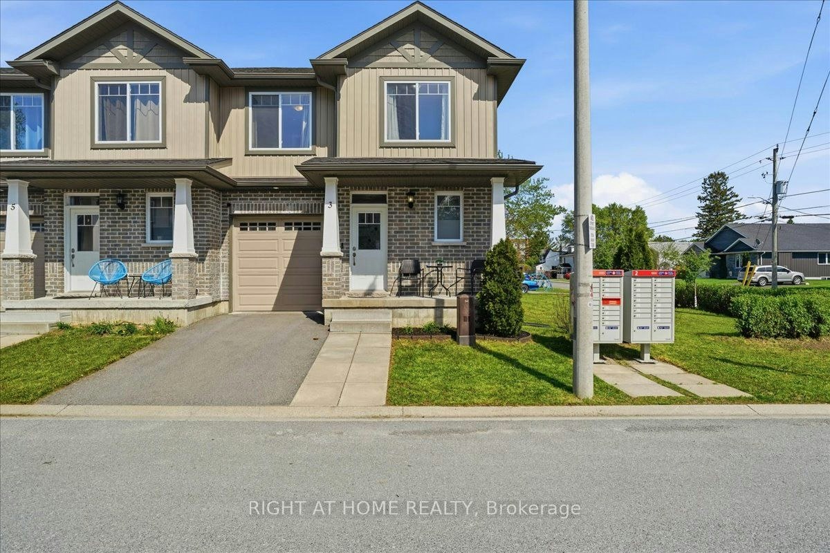 3 Nottingham Court, Quinte West, ON, K8V 0E7