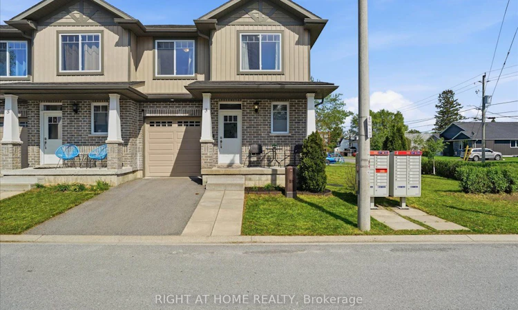 3 Nottingham Court