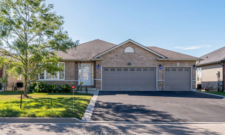 37 Helen Drive E