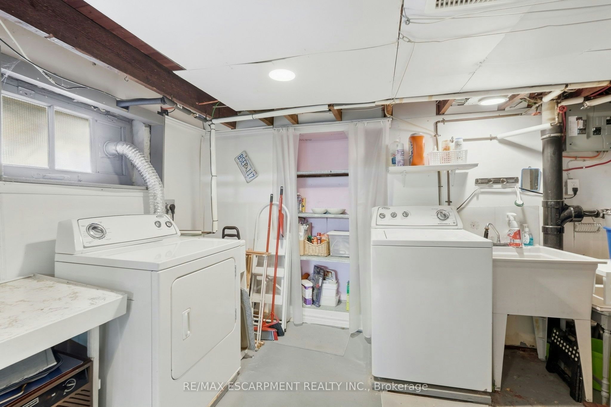 41 East 14th Street W, Hamilton, ON, L9A 4B3 - 42