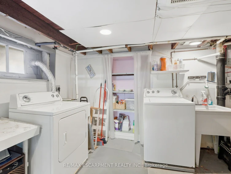41 East 14th Street W, Hamilton, ON, L9A 4B3 - 42
