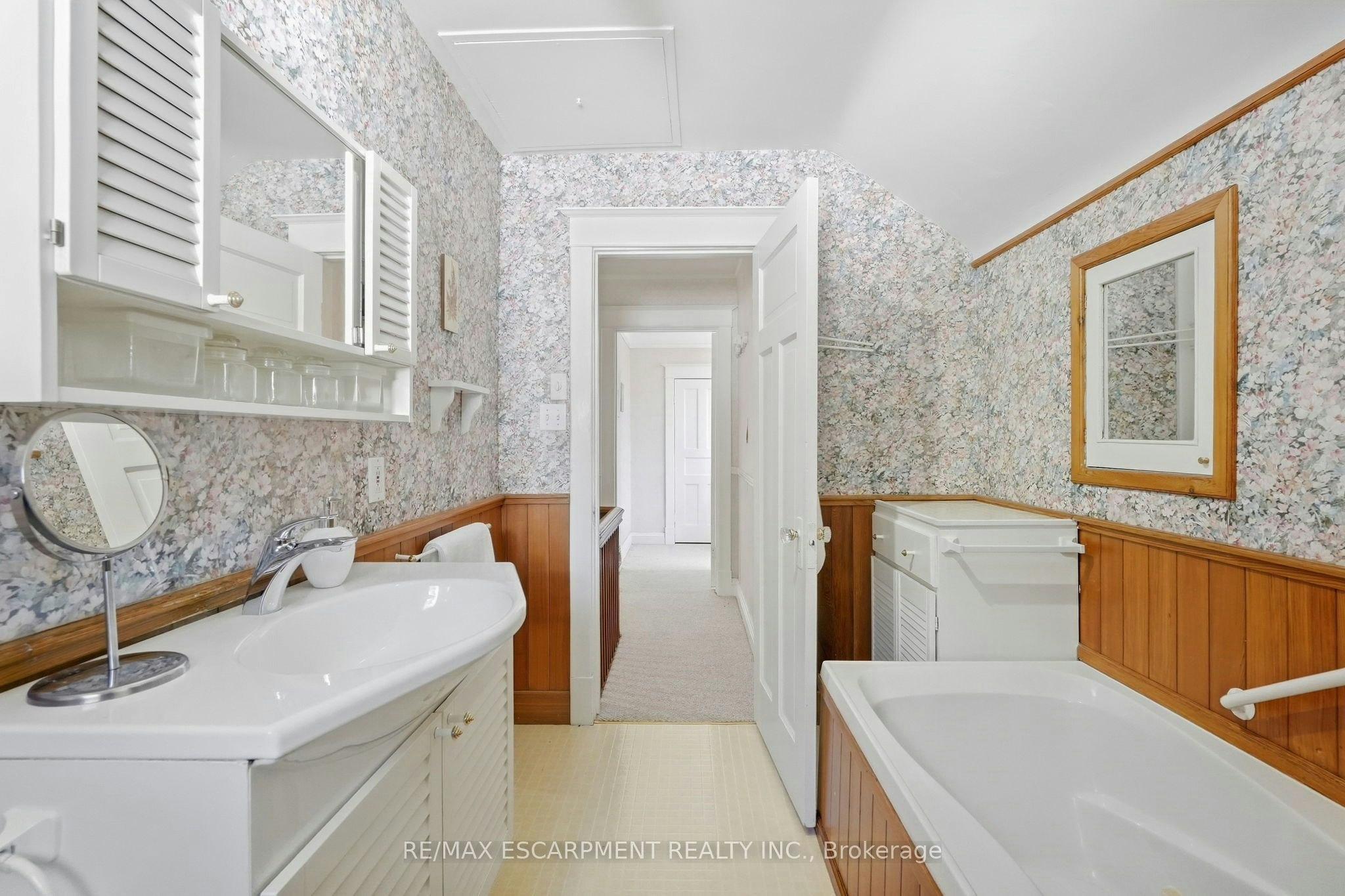 41 East 14th Street W, Hamilton, ON, L9A 4B3 - 40