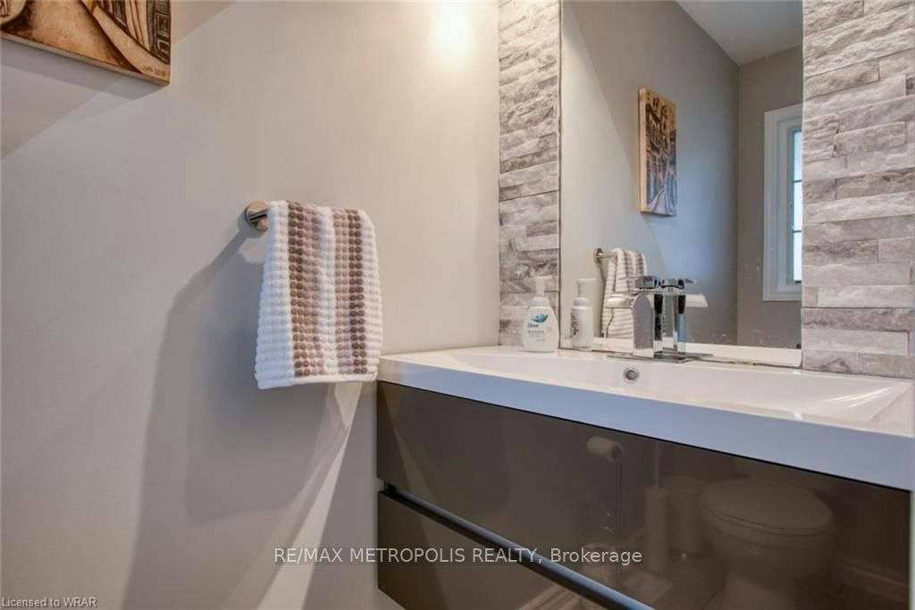 Upper-1369 Old Zeller Drive, Kitchener, ON, N2A 0C6 - 13
