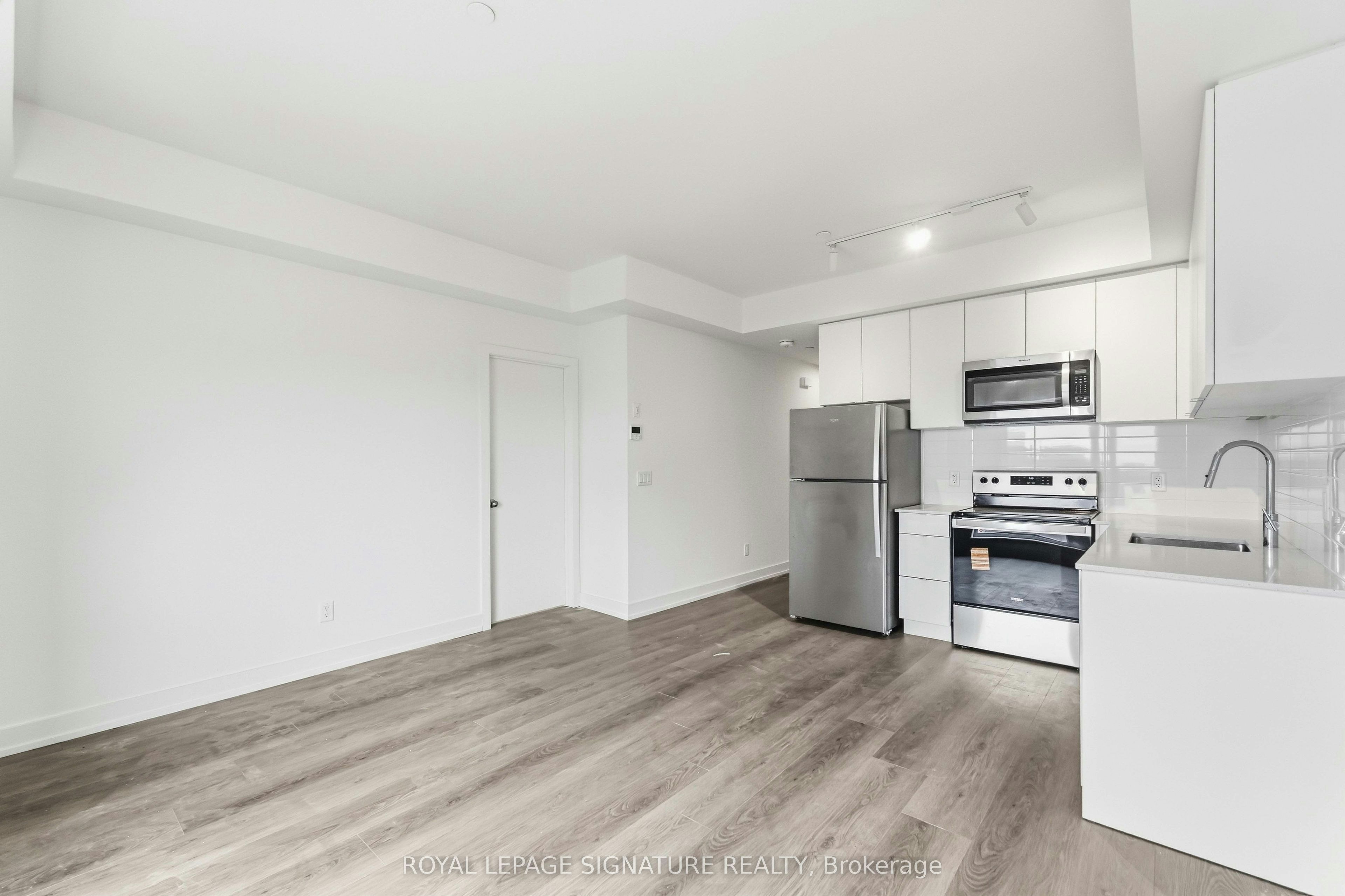 307C-16 Melbourne Avenue, St. Catharines, ON, L2P 0G5 3