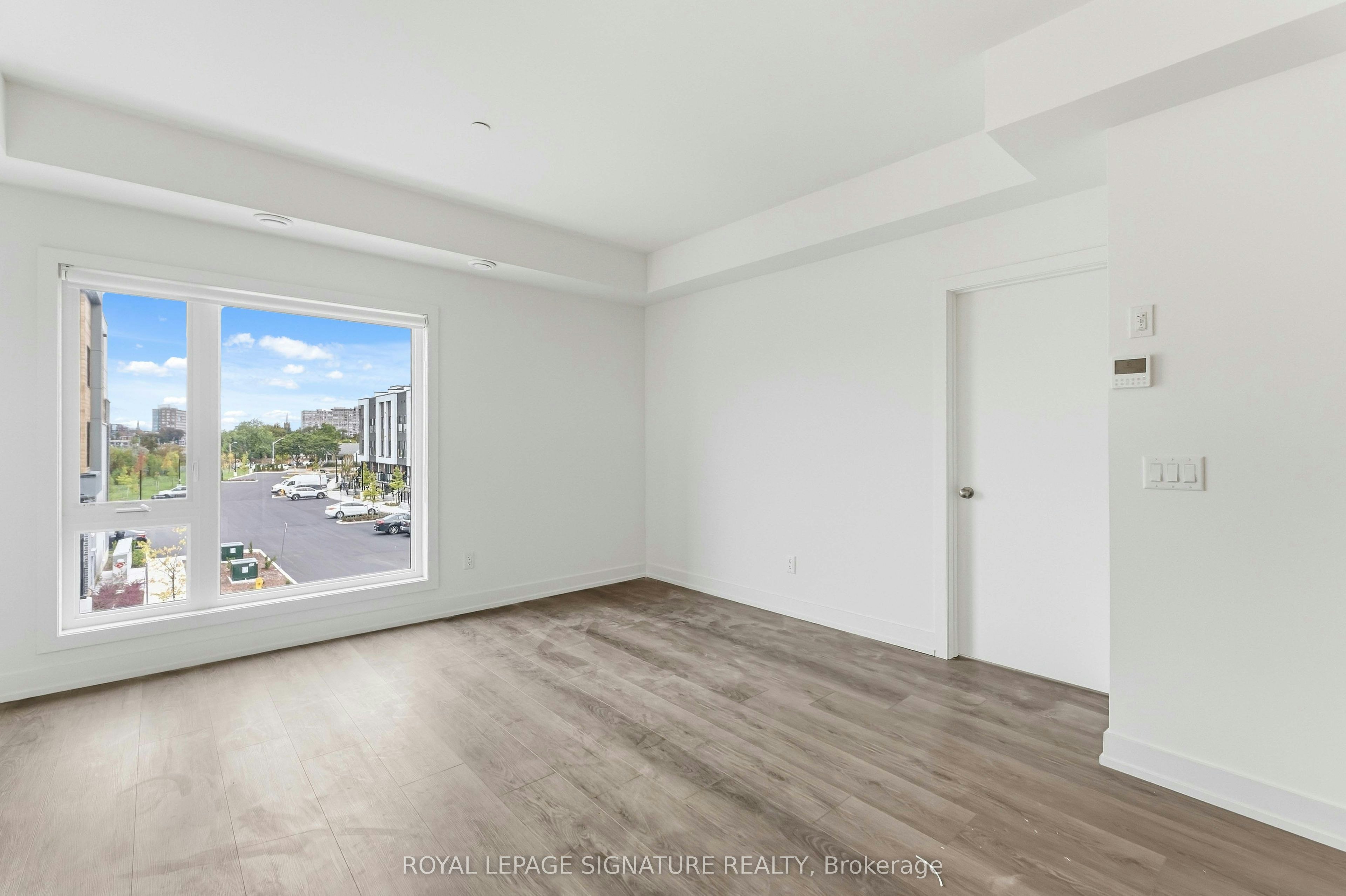 307C-16 Melbourne Avenue, St. Catharines, ON, L2P 0G5 2
