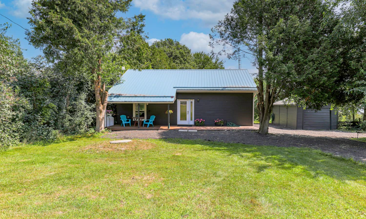 21 Shirley Anne Drive S