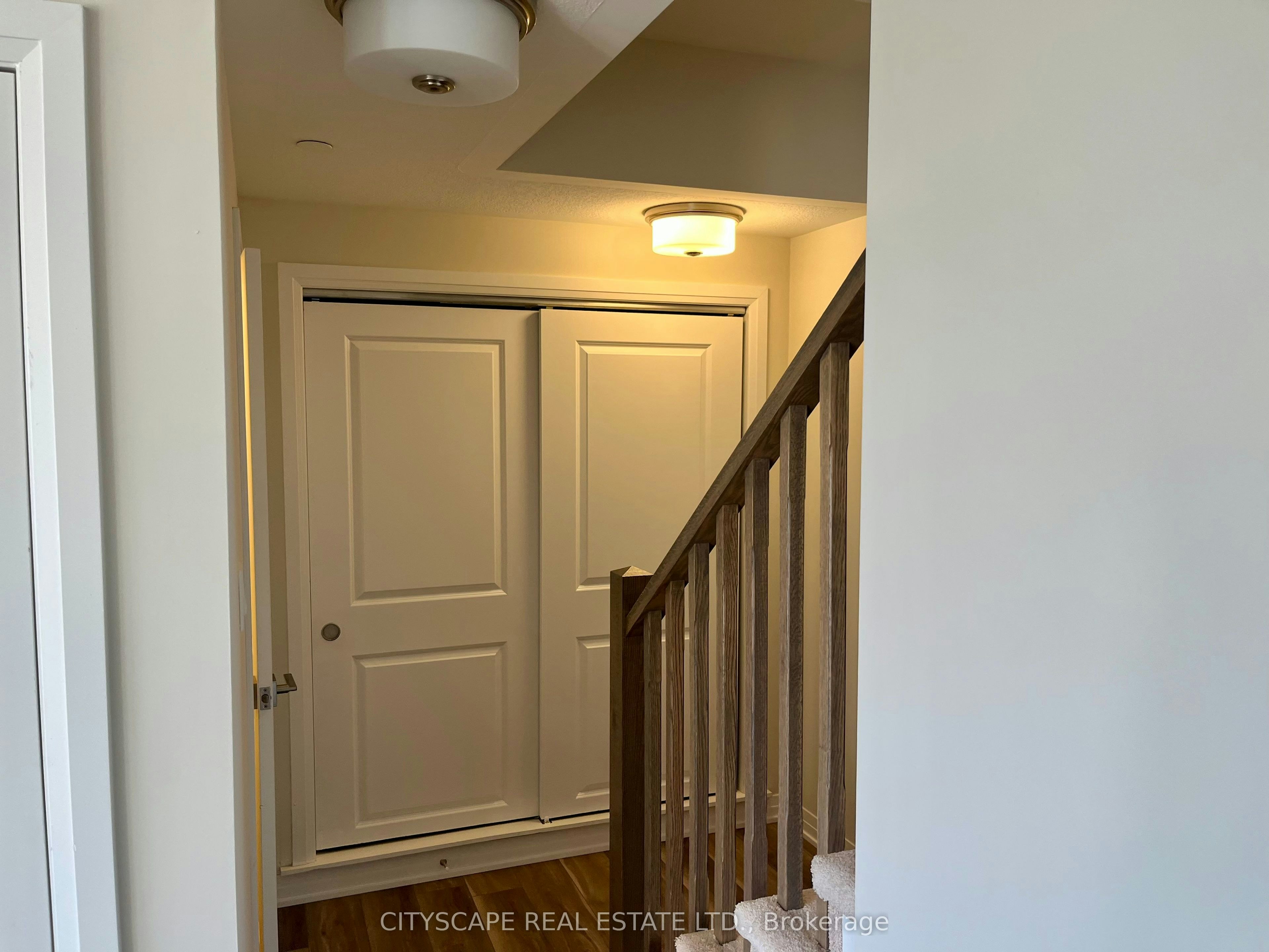 941 North Waterdown Drive, Hamilton, ON, L8B 1W3 - 8
