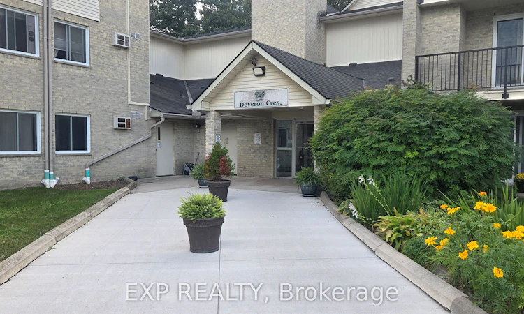 220-725 Deveron Crescent