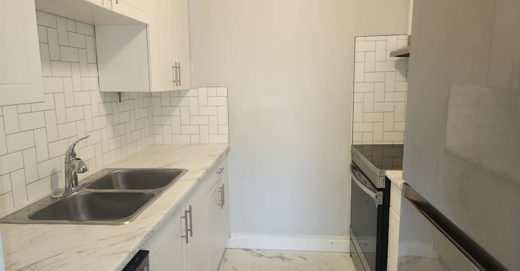 8800 Willoughby Drive, Niagara Falls, ON, L2G 6X8