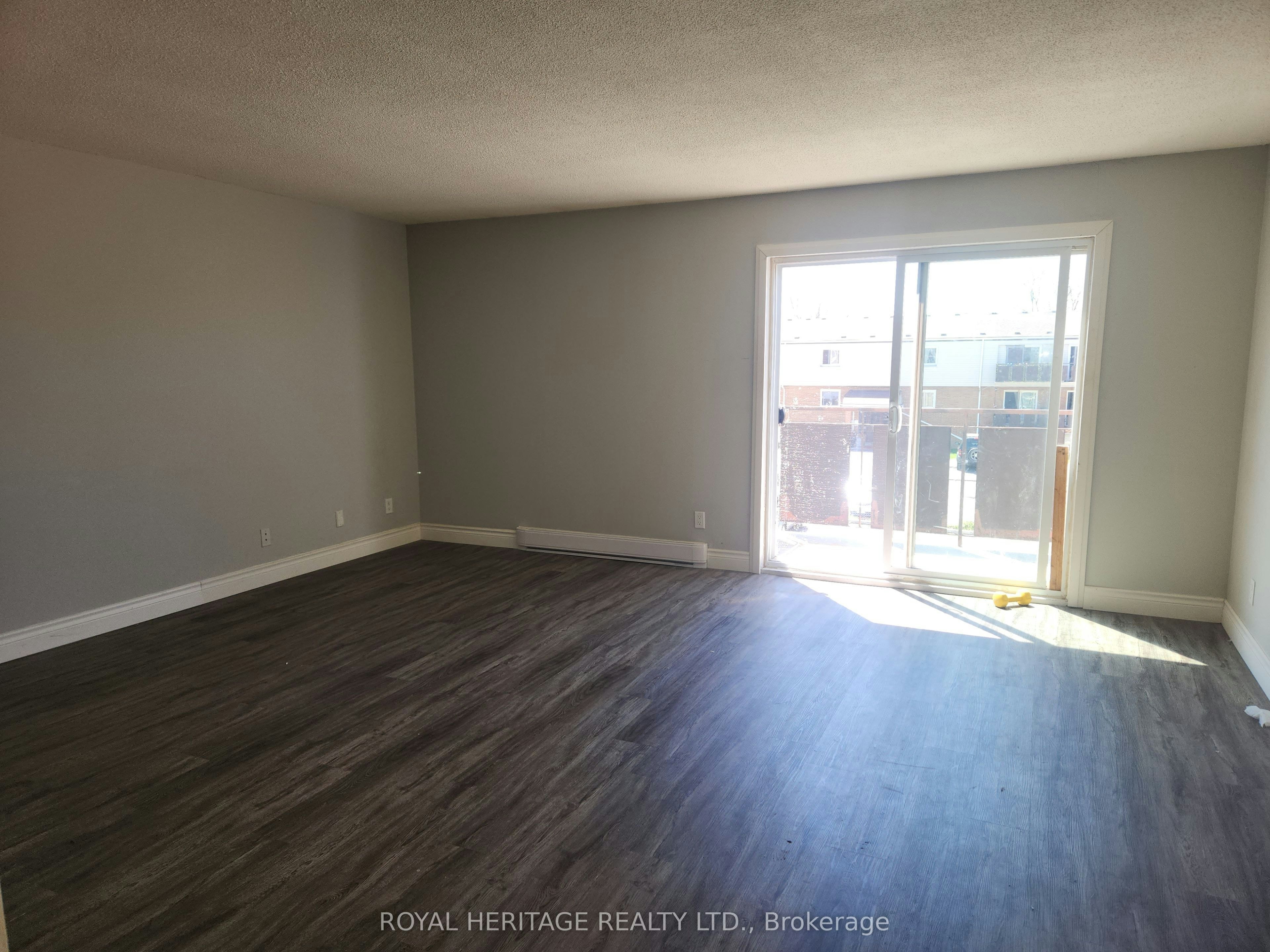 8800 Willoughby Drive, Niagara Falls, ON, L2G 6X8 - 2